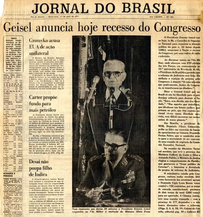 A Jornal do Brasil cover from April 1977 announces President Geisel's decision to close Congress